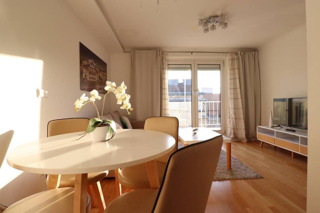 Brilliant View: Balcony Home, Modern, Stylish And Newly Renovated Viena Exterior foto